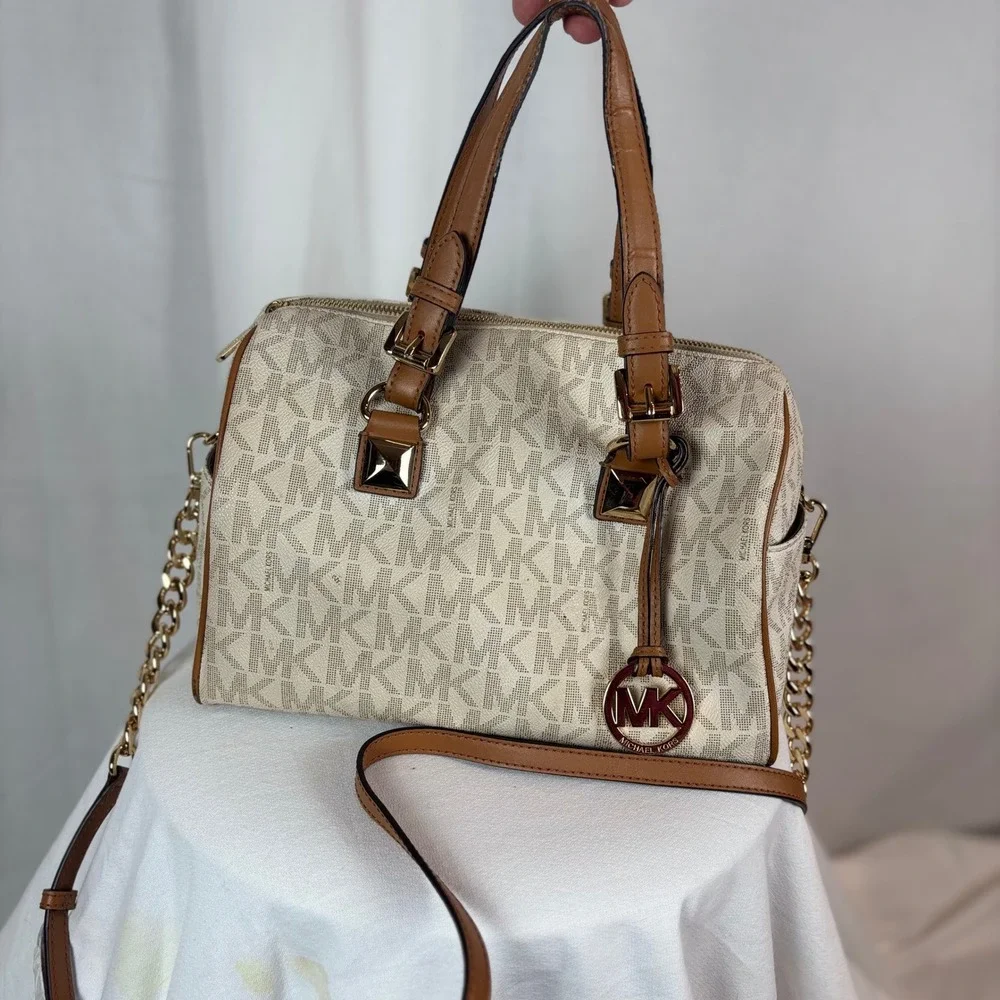 Michael Kors Medium Grayson Signature Satchel Handbag Beige Leather Gold‎ Chain
